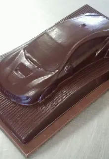 voiture en chocolat vue isométrique
