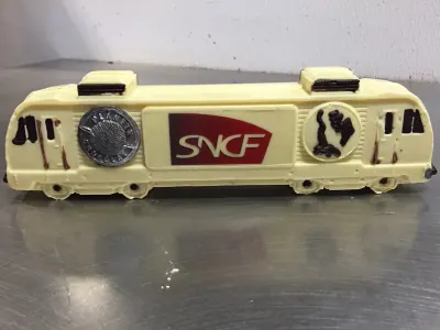 Train en chocolat aux couleurs SNCF